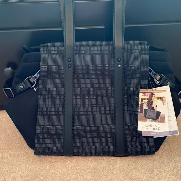 skip hop highline diaper tote